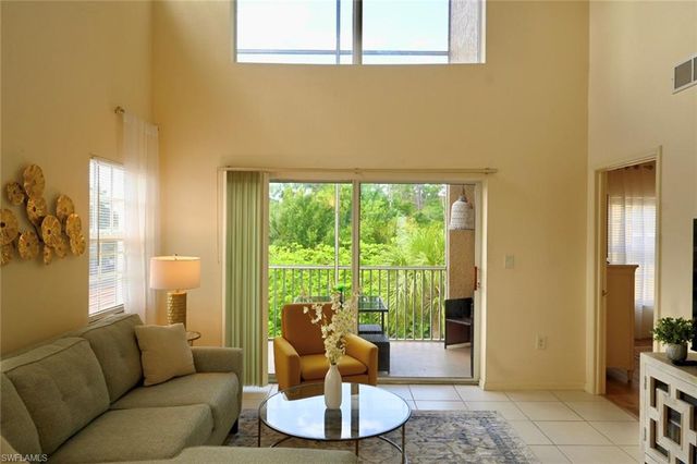 4450 Botanical Place CIR 301, Naples, FL 34112