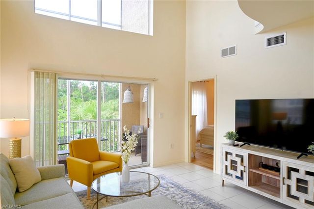 4450 Botanical Place CIR 301, Naples, FL 34112