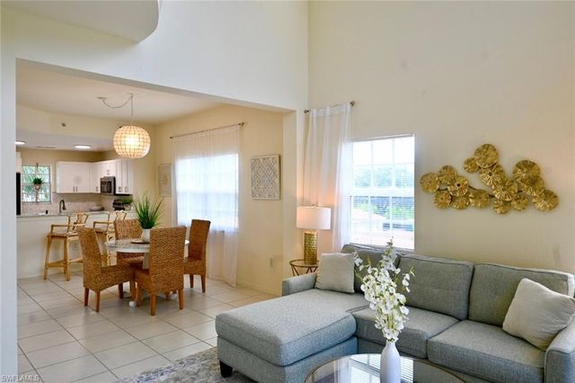 4450 Botanical Place CIR 301, Naples, FL 34112