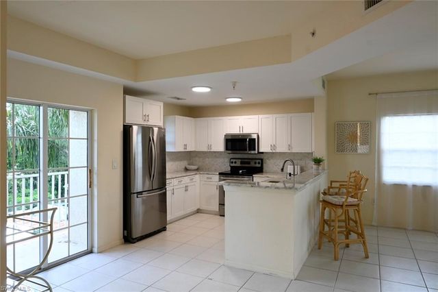 4450 Botanical Place CIR 301, Naples, FL 34112