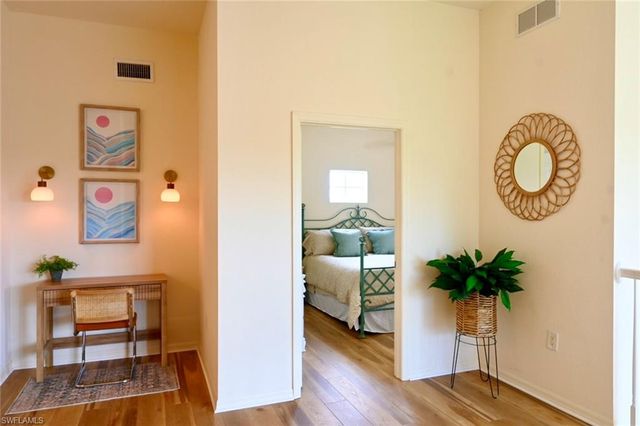 4450 Botanical Place CIR 301, Naples, FL 34112