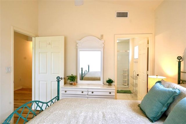4450 Botanical Place CIR 301, Naples, FL 34112