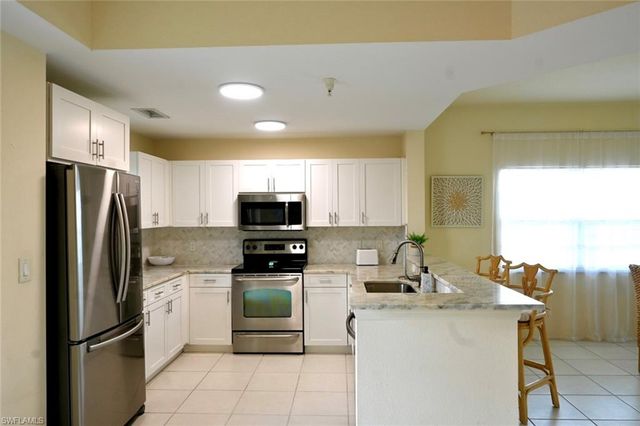 4450 Botanical Place CIR 301, Naples, FL 34112