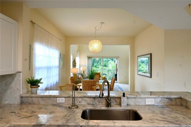 4450 Botanical Place CIR 301, Naples, FL 34112
