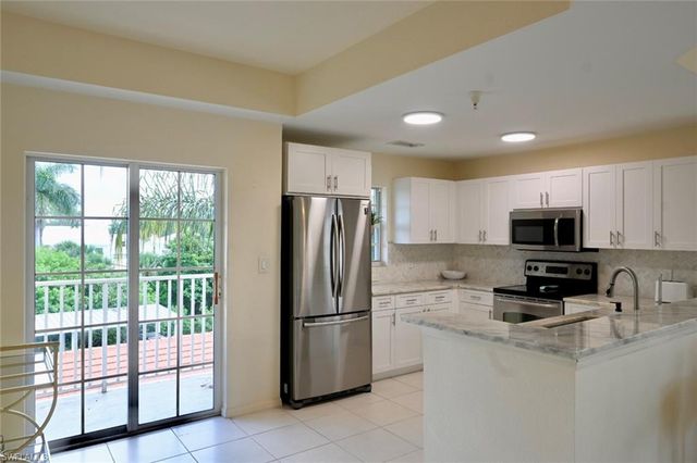 4450 Botanical Place CIR 301, Naples, FL 34112