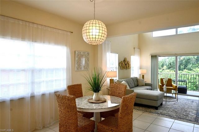4450 Botanical Place CIR 301, Naples, FL 34112