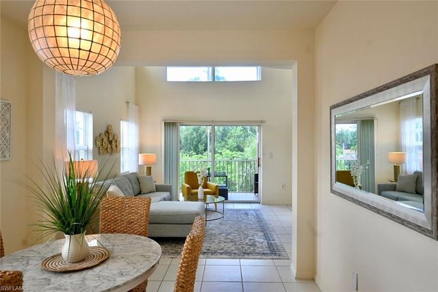 4450 Botanical Place CIR 301, Naples, FL 34112