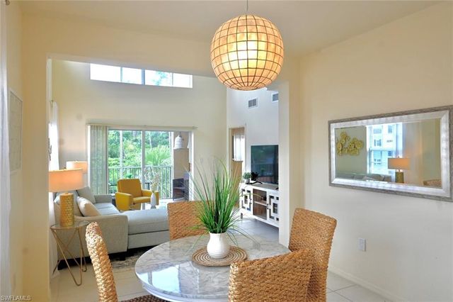 4450 Botanical Place CIR 301, Naples, FL 34112