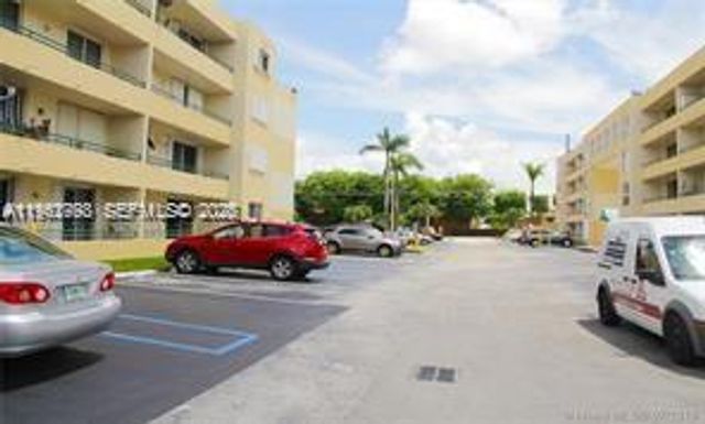 8320 NW 8th St 2-110, Miami, FL 33126