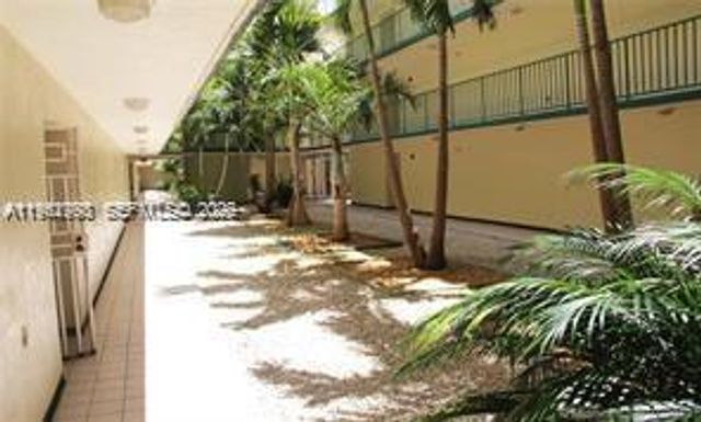 8320 NW 8th St 2-110, Miami, FL 33126