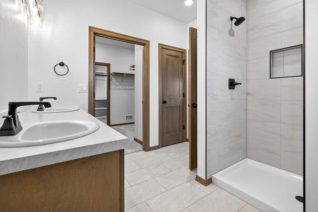 758 ROYAL SAINT PATS DRIVE, Wrightstown, WI 54180