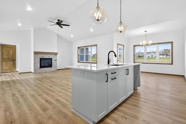 758 ROYAL SAINT PATS DRIVE, Wrightstown, WI 54180