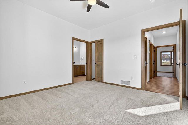 758 ROYAL SAINT PATS DRIVE, Wrightstown, WI 54180