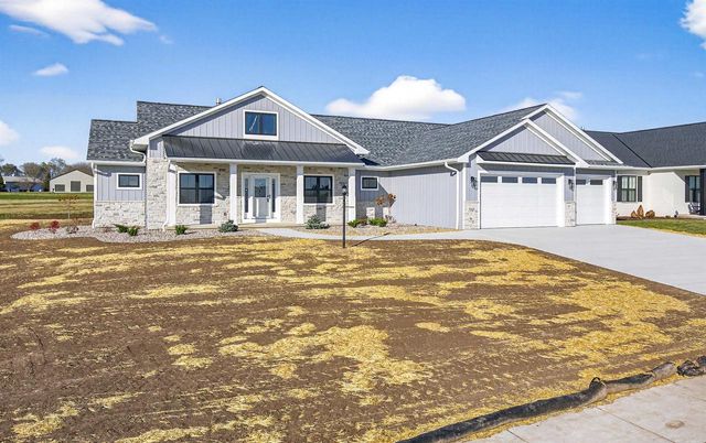 758 ROYAL SAINT PATS DRIVE, Wrightstown, WI 54180