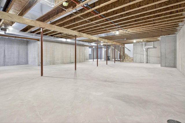 758 ROYAL SAINT PATS DRIVE, Wrightstown, WI 54180