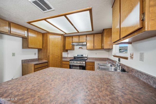 40585 154th Street, Lake Los Angeles, CA 93535