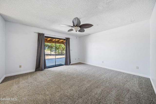 40585 154th Street, Lake Los Angeles, CA 93535
