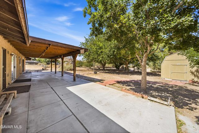 40585 154th Street, Lake Los Angeles, CA 93535