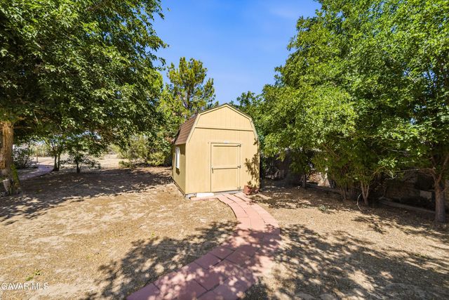 40585 154th Street, Lake Los Angeles, CA 93535