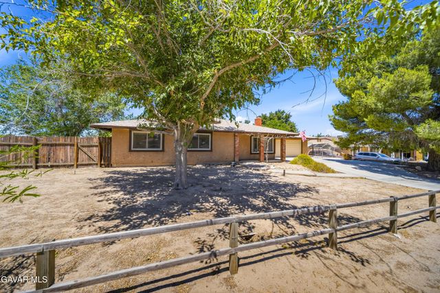 40585 154th Street, Lake Los Angeles, CA 93535