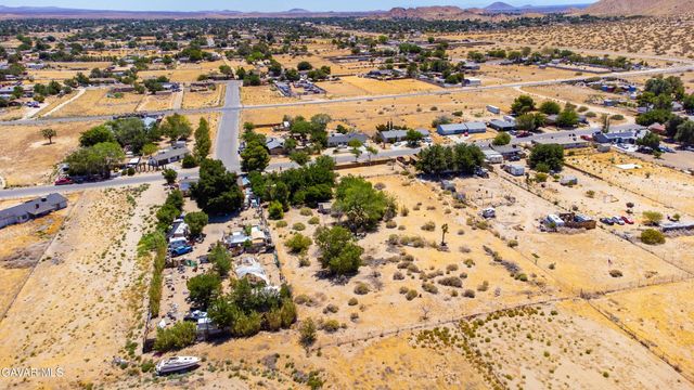 40585 154th Street, Lake Los Angeles, CA 93535
