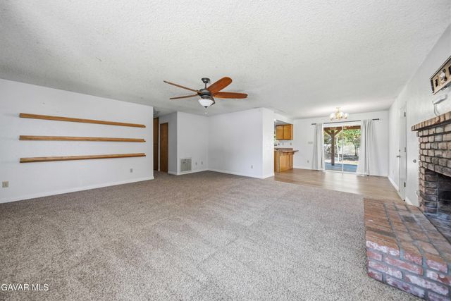 40585 154th Street, Lake Los Angeles, CA 93535