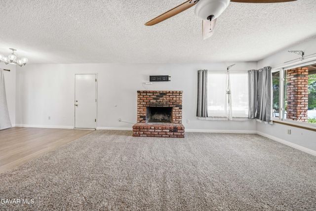 40585 154th Street, Lake Los Angeles, CA 93535