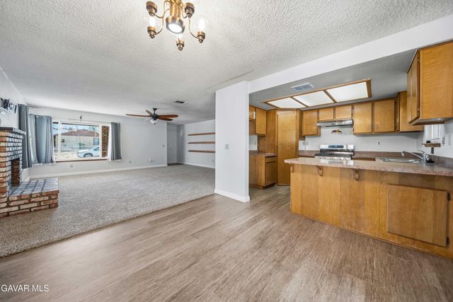 40585 154th Street, Lake Los Angeles, CA 93535