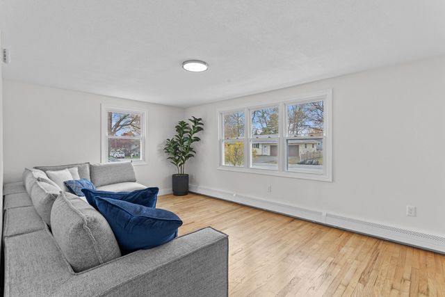 12 Hemlock Street, Hudson, NH 03051