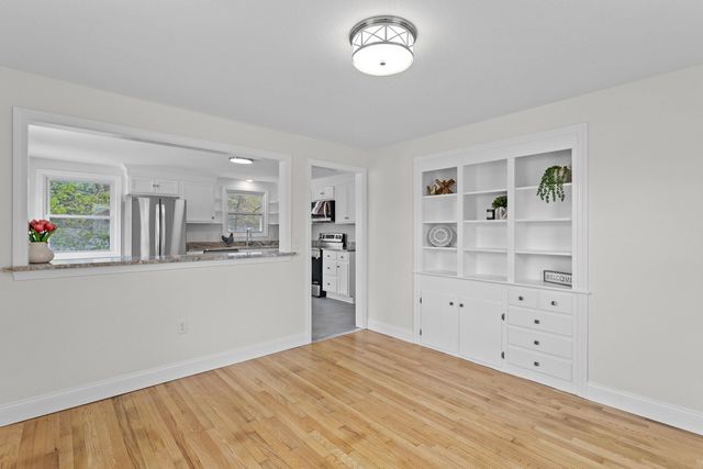 12 Hemlock Street, Hudson, NH 03051