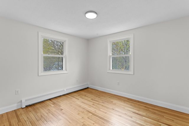 12 Hemlock Street, Hudson, NH 03051