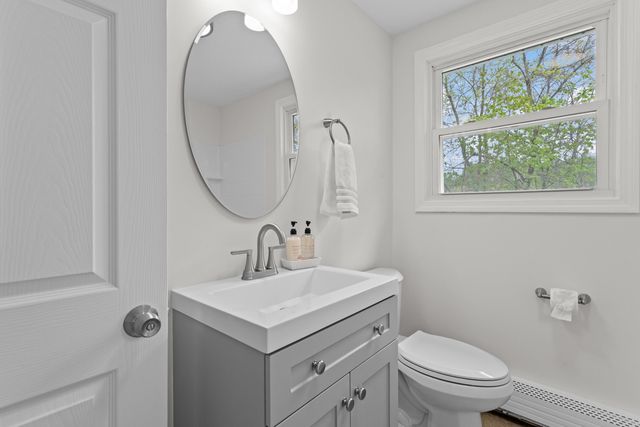 12 Hemlock Street, Hudson, NH 03051