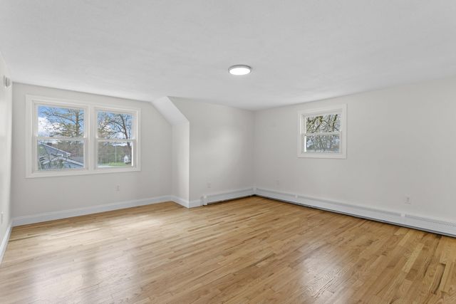 12 Hemlock Street, Hudson, NH 03051
