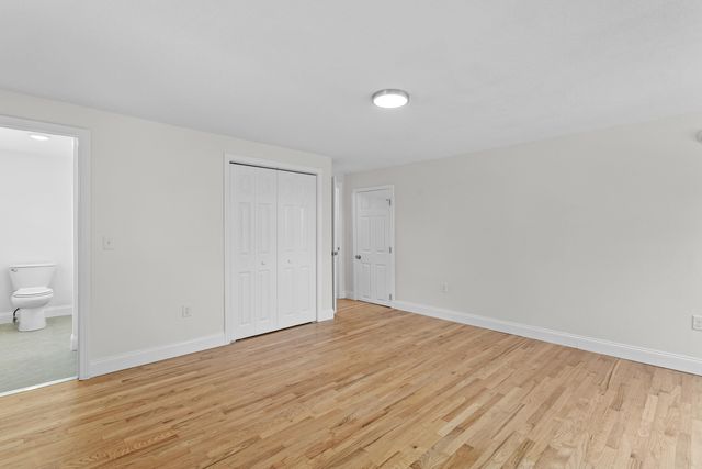 12 Hemlock Street, Hudson, NH 03051