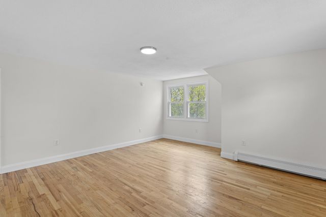 12 Hemlock Street, Hudson, NH 03051
