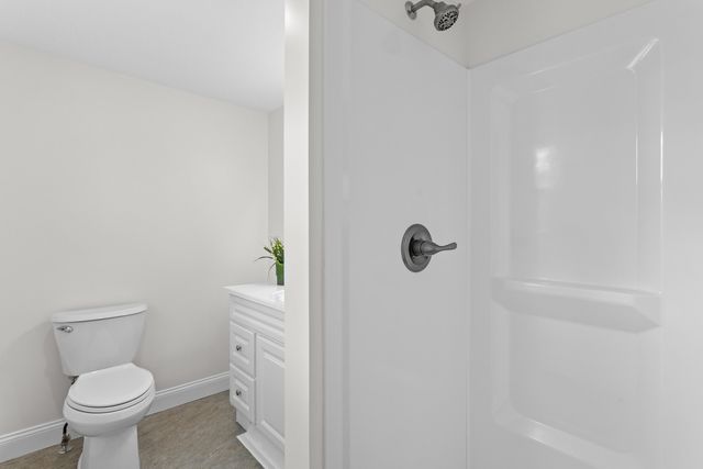 12 Hemlock Street, Hudson, NH 03051