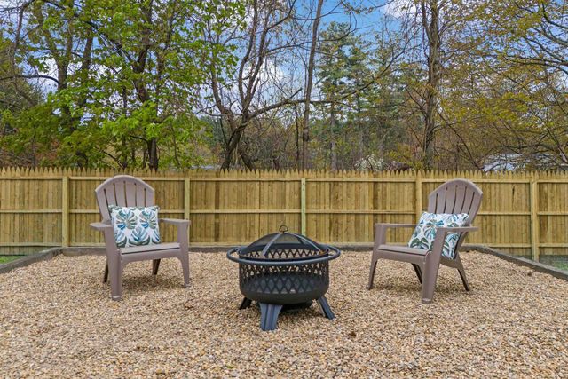 12 Hemlock Street, Hudson, NH 03051
