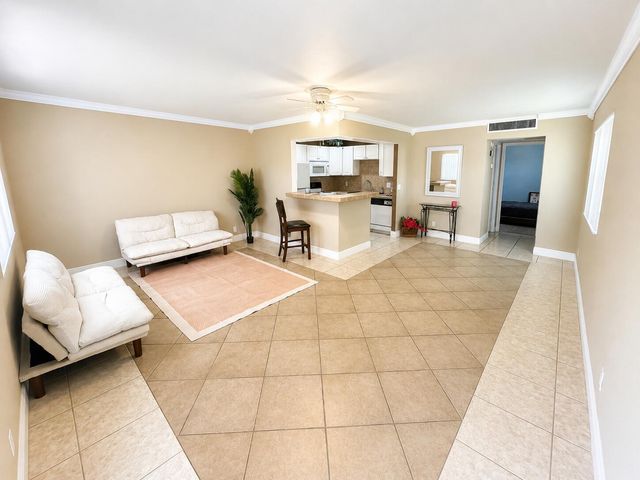 322 SEVILLE Trail N N, Delray Beach, FL 33446