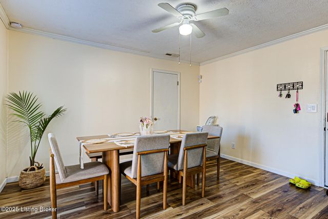 2503 Post Ct, Louisville, KY 40299