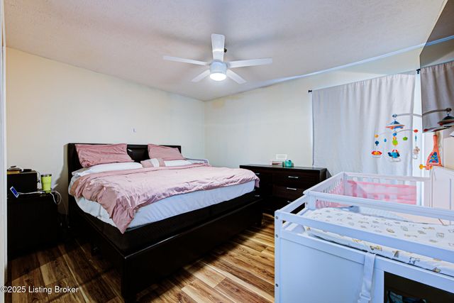 2503 Post Ct, Louisville, KY 40299