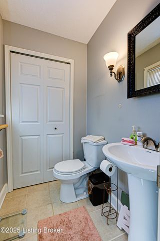 2503 Post Ct, Louisville, KY 40299