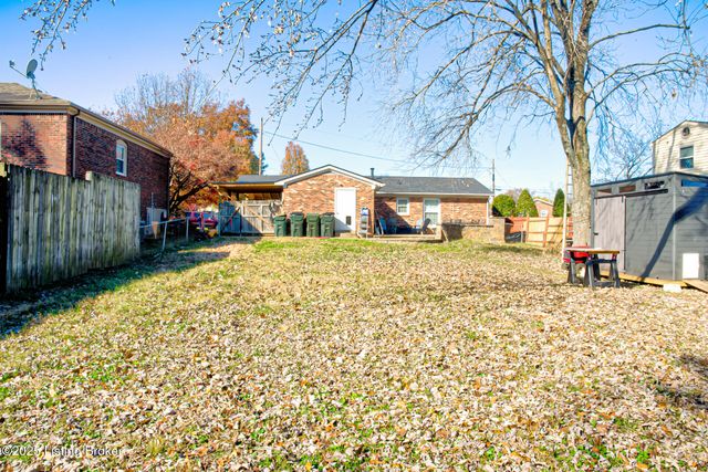 2503 Post Ct, Louisville, KY 40299