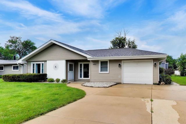 1430 Sequoia Lane, Darien, IL 60561