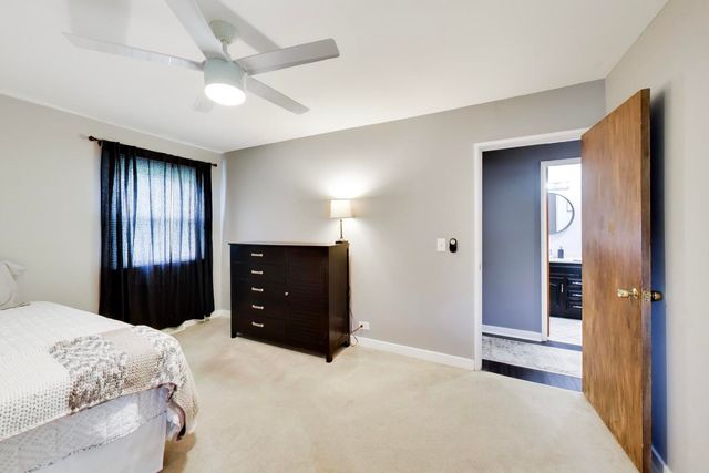 1430 Sequoia Lane, Darien, IL 60561