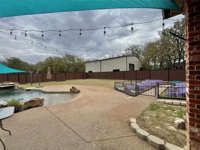 245 Spring Creek Court, Paradise, TX 76073