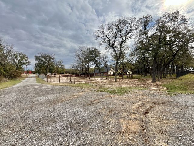 245 Spring Creek Court, Paradise, TX 76073