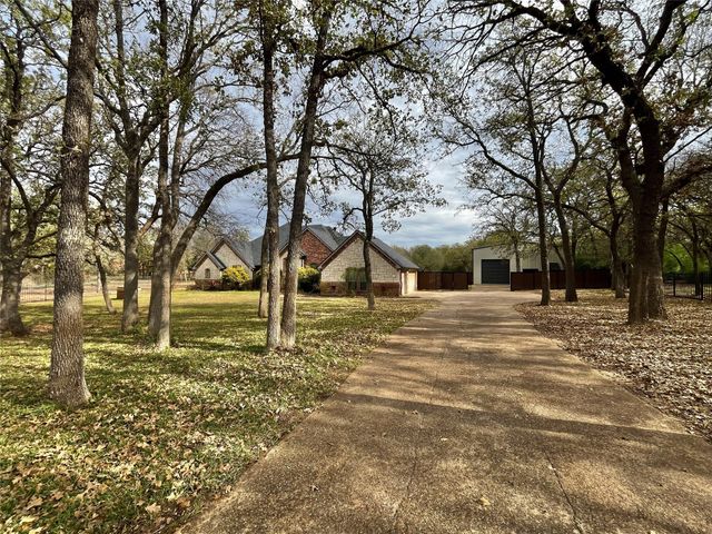 245 Spring Creek Court, Paradise, TX 76073