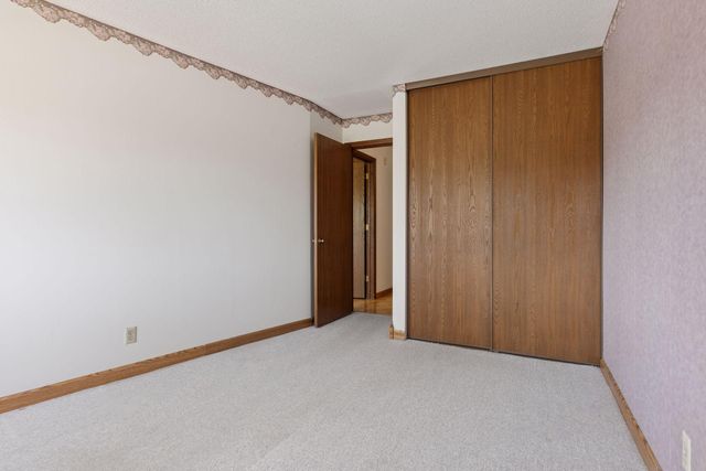 5697 Green Circle Drive 219, Minnetonka, MN 55343