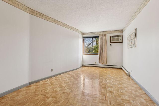 5697 Green Circle Drive 219, Minnetonka, MN 55343