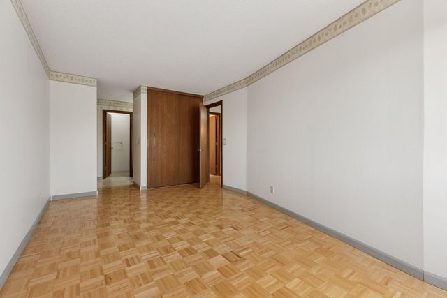 5697 Green Circle Drive 219, Minnetonka, MN 55343